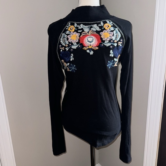 Free People top - Picture 2 of 6